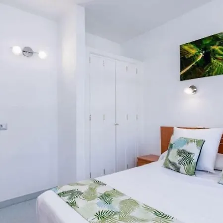 Playmar 124 Apartment